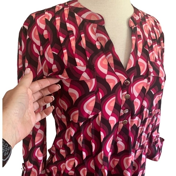 COCOMO Medium Burgundy multicolored 3/4 sleeve women’s pintuck Blouse top shirt - Picture 5 of 13